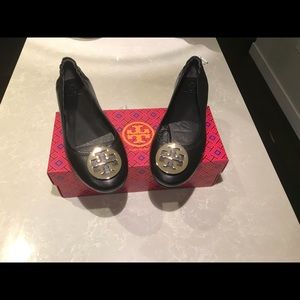 NWT Minnie travel ballet flats